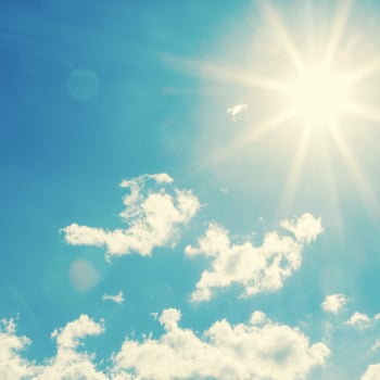 Zon en blauwe lucht, zomer