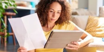 Vrouw met iPad